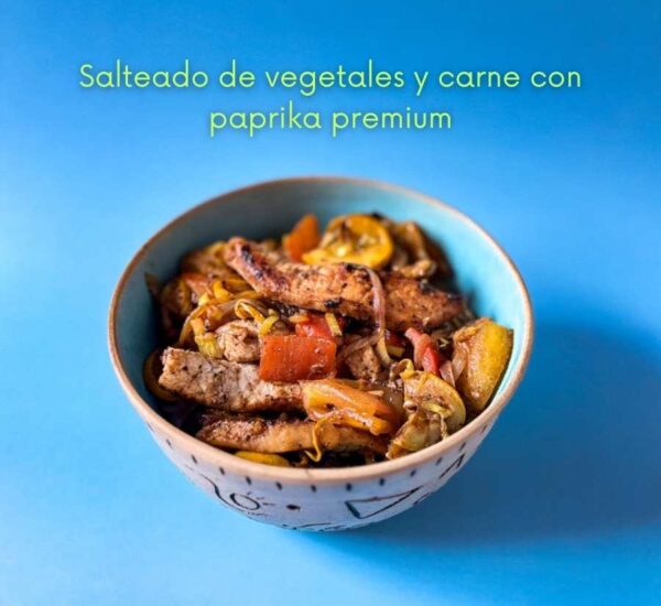 receta de cerdo y vegetales con paprika premium